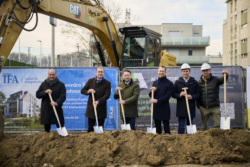  Feierlicher Spatenstich für das geförderte Wohnbauprojekt
„Zelkingerstraße 16, Linz“ v.l.n.r.: Ing. Wolfgang Weis, MSc –
Freude am Wohnen Wohnbau GmbH | Dipl.-Ing. Hans-Peter Weiss – IFA AG
| LH-Stv. Wohnbaureferent Dr. Manfred Haimbuchner | Gunther
Hingsammer, MSc MRICS – IFA AG | Dipl.-Ing.(FH) Hannes Allerstorfer
– Allerstorfer Immobilien GmbH | Bmst. Ing. Wolfgang Holzhaider –
Holzhaider Bau GmbH