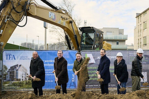 Vorschau Bild von Feierlicher Spatenstich für das geförderte Wohnbauprojekt
„Zelkingerstraße 16, Linz“ v.l.n.r.: Ing. Wolfgang Weis, MSc –
Freude am Wohnen Wohnbau GmbH | Dipl.-Ing. Hans-Peter Weiss – IFA AG
| LH-Stv. Wohnbaureferent Dr. Manfred Haimbuchner | Gunther
Hingsammer, MSc MRICS – IFA AG | Dipl.-Ing.(FH) Hannes Allerstorfer
– Allerstorfer Immobilien GmbH | Bmst. Ing. Wolfgang Holzhaider –
Holzhaider Bau GmbH