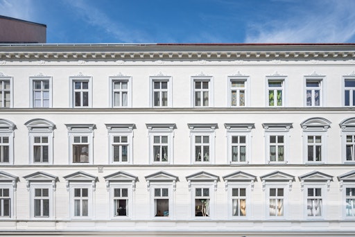 Vorschau Bild von Paulusgasse 7: Der revitalisierte Wiener Altbau überzeugt durch
zeitlose Eleganz und historische Architektur.