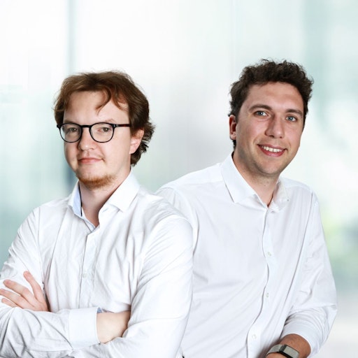  Nikolaus Rieder (Teamlead Qualitätssicherung) und Max Griesmayer
(Teamlead AI Engineering) bei Compass.