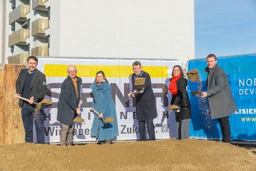 Vorschau Bild von Mit einem Doppel-Spatenstich im Quartier Mitte in St. Pölten
setzt die NOE Immobilien Development GmbH (NID) ein deutliches
Zeichen und unterstreicht damit ihre stabile Marktposition sowie die
Attraktivität des Standorts St. Pölten.