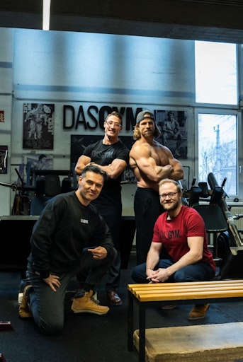 Gruppenfoto im DASGYM. v.l.n.r. unten: Emil Diaconu, Patrick
Karger. v.l.n.r oben: Theo Löcker, Andreas Pürzel