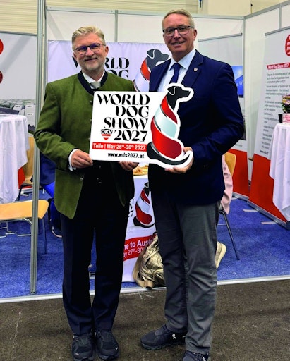 WDS-Organisationsleiter Peter F. Berchtold (links) und
ÖKV-Präsident Philipp Ita (rechts) präsentieren das Logo der World
Dog Show 2027.