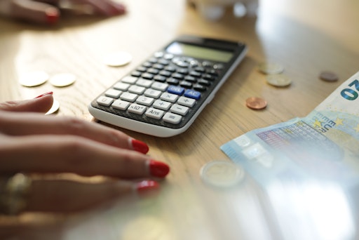 Österreich: Plötzliche 1.000-Euro-Rechnung bringt jeden 3. ins
Minus. // Weiterer Text über ots und www.presseportal.de/nr/117163 /
Die Verwendung dieses Bildes für redaktionelle Zwecke ist unter
Beachtung aller mitgeteilten Nutzungsbedingungen zulässig und dann
auch honorarfrei. Veröffentlichung ausschließlich mit
Bildrechte-Hinweis.