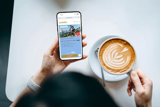 Bildindex: Mit jö.REISEN entspannt buchen und entspannt auf
Reisen gehen: Das Angebot des jö Bonus Clubs und DERTOUR Austria
umfasst mittlerweile rund 12.000 Reisepakete. Mit jeder Buchung
sammeln jö Mitglieder Ös, die beim täglichen Einkauf gegen
attraktive Rabatte einlösbar sind.