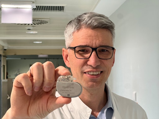  Darmschrittmacher groß wie eine 2-Euro-Münze.