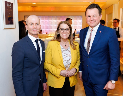 Vorschau Bild von Andreas Eisendle, Ulrike Königsberger-Ludwig, Staatssekretärin im
Bundesministerium für Arbeit, Soziales, Gesundheit, Pflege,
Konsumentenschutz, Georg Doppelhofer (vlnr)