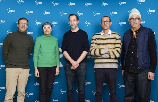 Vorschau Bild von Jury der CEU Kunstausschreibung mit dem Gewinner, Andreas
Fogarasi