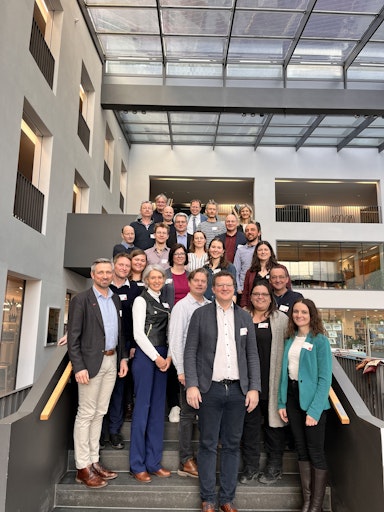 Vorschau Bild von Austauschtreffen Musikalische Bildung 2026 an der Universität
Mozarteum Mozarteum mit Verantwortlichen und Lehrenden aus
Musikschulen, Musik-Schwerpunkt-Schulen, Chor- und
Blasmusikverbänden, Vertreter*innen tertiärer
Ausbildungsinstitutionen sowie Bildungsdirektionen