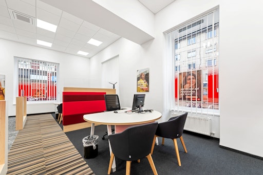 Vorschau Bild von Die modernisierte Santander-Filiale in der Ottakringer Straße 31.