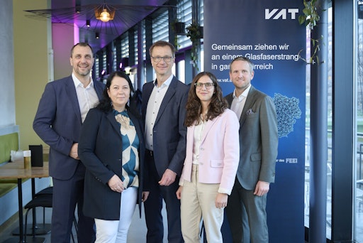  https://www.apa-fotoservice.at/galerie/39737 V.l.n.r.: Markus
Fellhofer (VAT-Präsident), Simone Keglovics (VAT-Vizepräsidentin),
Hannes Kohlmeier (VAT-Vizepräsident), Katharina Künstner
(VAT-Consultant), Florian Schnurer (VAT-Geschäftsführer)