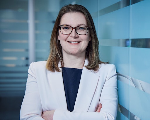 Vorschau Bild von Karin Reisinger, Ressortleitung Mitarbeiter und Mitglied der dm
Geschäftsleitung