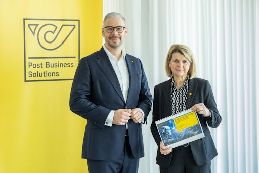 Barbara Potisk-Eibensteiner, Finanzvorständin, Österreichische
Post AG, und George Wallner, geschäftsführender Leiter der Post
Business Solutions GmbH, bei der Präsentation der neuen
Digitalisierungsstudie