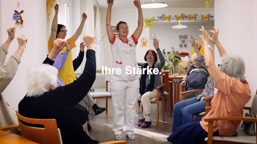 Vorschau Bild von Anlässlich des Internationalen Frauentags holen die Häuser zum
Leben auch mit einem YouTube-Video Frauen auf die Bühne.