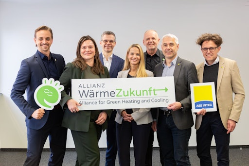 Vorschau Bild von Der Vorstand der Forschungsinitiative Green Energy Lab und die
Geschäftsführung von AEE INTEC besiegeln ihre Partnerschaft im
Rahmen der Allianz WärmeZukunft.