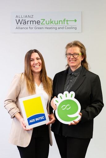 Vorschau Bild von Projektmanagement-Duo der Allianz WärmeZukunft: (v.r.) Daniela
Kain, Forschungsinitiative Green Energy Lab (Gesamtprojektleitung)
und Carina Seidnitzer-Gallien, AEE INTEC.