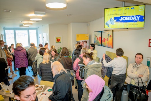 Vorschau Bild von Zahlreiche Interessierte beim dritten Jobday im Hilfswerk Kärnten