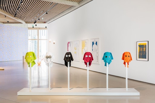 Vorschau Bild von Ausstellungsansicht mit Blick auf Lygia Clark, Máscaras
Sensoriais (1967