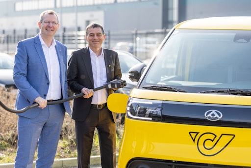  v.l.: Stefan Stallinger, Technikvorstand, EVN, mit Peter Umundum,
Generaldirektor-Stellvertreter, Vorstand für Paket & Logistik,
Österreichische Post AG