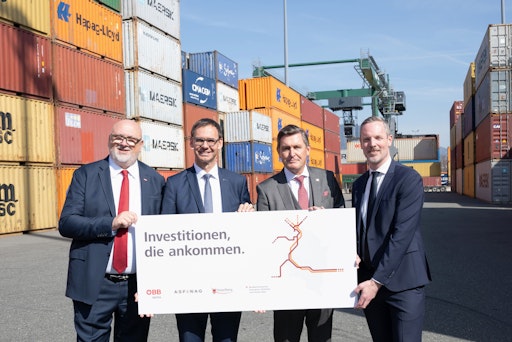Mobilitätsminister Peter Hanke gemeinsam mit Landeshauptmann
Markus Wallner, ÖBB-CEO Andreas Matthä sowie
ASFINAG-Vorstandsdirektor Hartwig Hufnagl