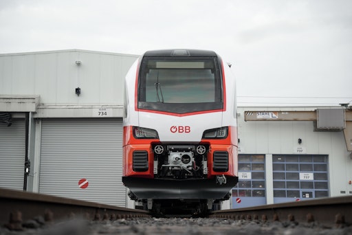 Moderner Akkutriebzug