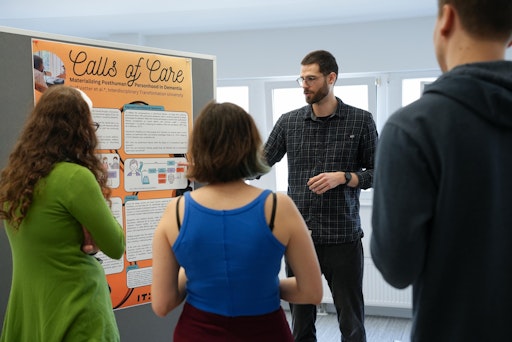  Forschung an personen-zentrierter Robotik für Menschen mit Demenz
an der IT:U.