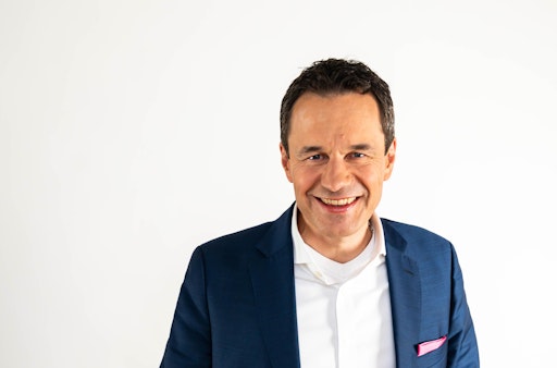  Stefan Lutz, Managing Partner und CRO von AdEx Partners: "Diese
weitere Auszeichnung freut uns wirklich sehr. Sie bestätigt unsere
Rolle als Trusted Advisor für komplexe Business-Transformationen."
// Weiterer Text über ots und www.presseportal.de/nr/179971 / Die
Verwendung dieses Bildes für redaktionelle Zwecke ist unter
Beachtung aller mitgeteilten Nutzungsbedingungen zulässig und dann
auch honorarfrei. Veröffentlichung ausschließlich mit
Bildrechte-Hinweis.