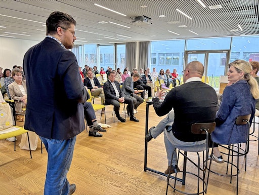 Vorschau Bild von Neben großen Herausforderungen eröffnen sich zugleich Chancen für
Innovation und nachhaltige Weiterentwicklung.