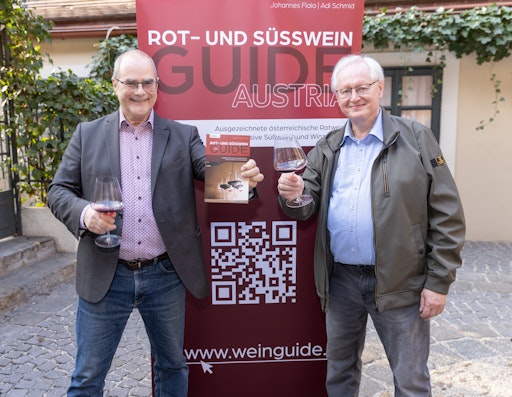 https://www.apa-fotoservice.at/galerie/39816 Bild v.l.n.r.: Rot-
und Süßwein Guide Austria 2026 Autor und Herausgeber Johannes Fiala
und Co-Herausgeber Adi Schmid