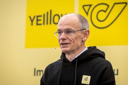 Post-Generaldirektor Walter Oblin beim Launch von YELLLOW, dem
neuen Mobilfunk-Paket der Österreichischen Post