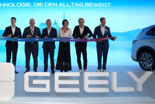 Vorschau Bild von Feierliche Eröffnung durch die Partner // Weiterer Text über ots
und www.presseportal.de/nr/178142 / Die Verwendung dieses Bildes für
redaktionelle Zwecke ist unter Beachtung aller mitgeteilten
Nutzungsbedingungen zulässig und dann auch honorarfrei.
Veröffentlichung ausschließlich mit Bildrechte-Hinweis.