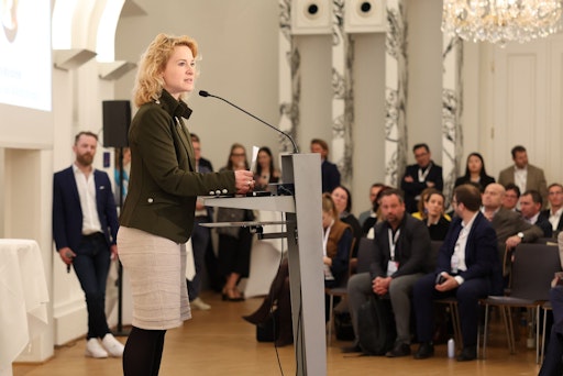 Vorschau Bild von Eva-Maria Holzleitner, Bundesministerin für Frauen, Wissenschaft
und Forschung, war persönlich vor Ort und sprach vor 400 Gästen