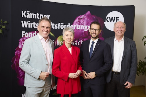 v.l.n.r. KWF-Vorstand Roland Waldner, Technologiereferentin Gaby
Schaunig, KWF-Aufsichtskommissär Sebastian Schuschnig und
KWF--Kuratoriums-Vorsitzender Martin Zandonella