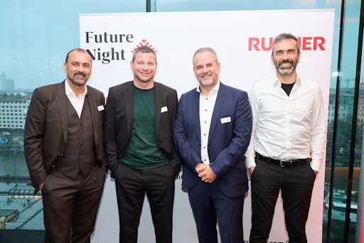 Vorschau Bild von Stefan Rubner (Rubner Holding), Bernhard Engl (Rubner Holding),
Gerald Schönthaler (Rubner Holzbau), Wolfgang Walcher (Rubner Timber
Engineering Division)