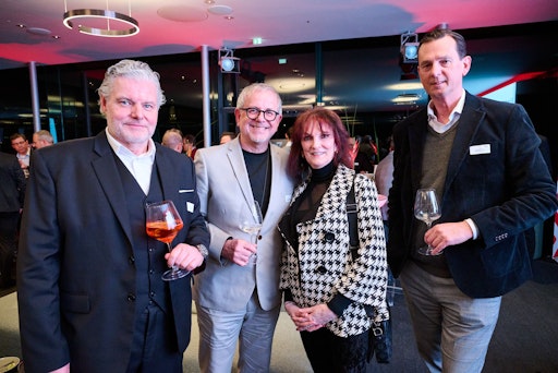 Vorschau Bild von Anton Wanas (Rubner Holzbau), Günter Klein (MAGK ARCHITEKTEN
archholzer klein ZT OG), Teresa Reiter (Alpenland Gemeinnützige
Wohn-, Bau- und Siedlungsgenossenschaft), Harald Priemer (UBM
Development)