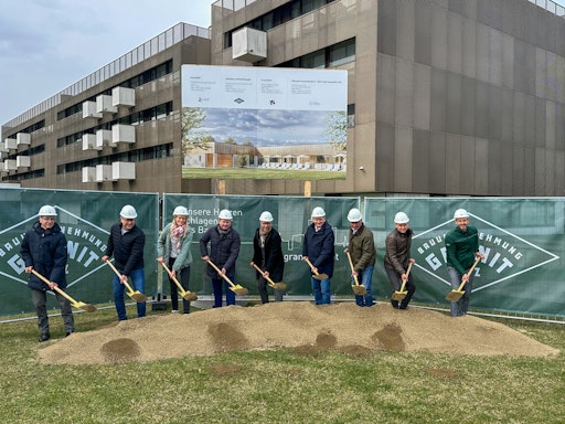 Vorschau Bild von Offizieller Spatenstich für den neuen Hotel-Spa-Bereich beim Asia
Hotel & Spa Leoben am 01. April 2026. Vertreter des Unternehmens,
der Stadt Leoben sowie der beteiligten Projekt- und Baupartner gaben
den Startschuss für das Bauprojekt.