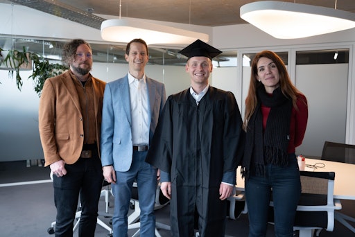 Vorschau Bild von Vorsitz Prof. Philipp Wintersberger (IT:U), Betreuer Prof. Bernd
Resch (IT:U), PhD Martin Moser (IT:U) und Assoc. Prof. Ourania
Kounadi (Externe Gutachterin Uni Wien).