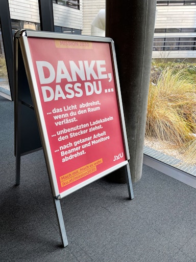 Vorschau Bild von Klar, direkt, wirkungsvoll: Poster der Kampagne „Mission 2030",
entwickelt von der Linzer Markenagentur kest.