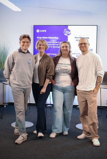 Social Media Specialist Walter Dominic Berthold (Tchibo), Chief
Strategy Officer Nicola Dietrich (COPE), Creative Director Hana
Greiner (COPE) und Videoproducer Alexander Korec (COPE)