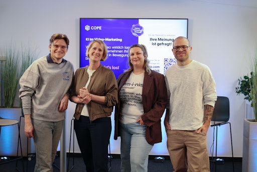 Vorschau Bild von Social Media Specialist Walter Dominic Berthold (Tchibo), Chief
Strategy Officer Nicola Dietrich (COPE), Creative Director Hana
Greiner (COPE) und Videoproducer Alexander Korec (COPE)