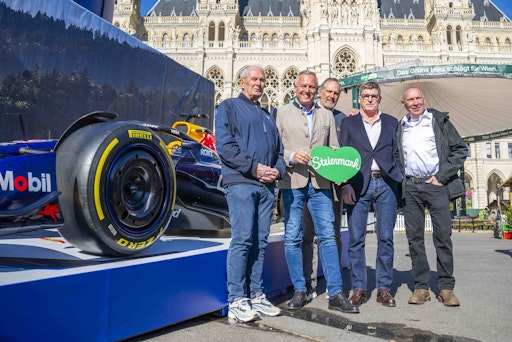 Vorschau Bild von Hochkarätige Gäste bei der Pressekonferenz