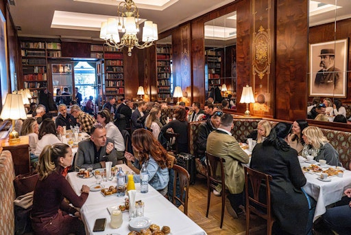 Vorschau Bild von Volles Haus beim traditionellen Red Bull Erzbergrodeo
Partner-Brunch im Cafe Landtmann
