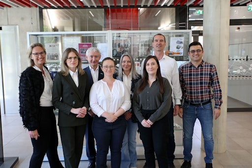 v.l.n.r. Christina Hirschl (CEO), Isabel Tausendschön (CFO),
Rudolf Heer (Head of Research Unit Electronic Sensors), Katrin Unger
(Laborverantwortliche Validation Lab), Veneta Ivanova (Business
Development), Paulina Piller (Scientist), Jürgen Kosel (Head of
Research Division Sensor Systems), Saman Kohneh Poushi (Scientist)