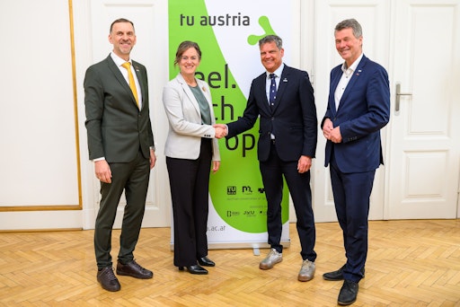Vorschau Bild von Kanada und der Universitätsverbund TU Austria bauen ihre
wissenschaftliche Zusammenarbeit weiter aus. Mit der Unterzeichnung
eines Memorandum of Understanding (MoU) im Rahmen des Globalink
Research Internship (GRI)-Programms wird die Mobilität von
Studierenden gefördert und die internationale Vernetzung exzellenter
Forschung weiter gestärkt.