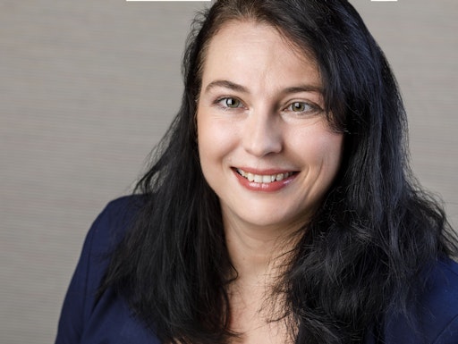 „2025 war ein Jahr, in dem sich Geduld und Konsequenz ausgezahlt
haben“, sagt Marita Hofer, Mitglied des Vorstands der Allianz
Pensionskasse. „Wir haben bewusst an langfristigen Strategien
festgehalten, Risiken aktiv gesteuert und unsere Investments weiter
diversifiziert. Besonders Impact- und Infrastrukturprojekte haben
gezeigt, dass weitschauende Veranlagung und attraktive Erträge kein
Widerspruch sind.“