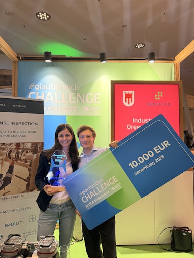 Senseven-CGO Anna Grausgruber und CEO Michael Hettegger freuen
sich über die Auszeichnung zum Startup des Jahres 2026 im Rahmen der
#glaubandich CHALLENGE der Erste Bank und Sparkassen.