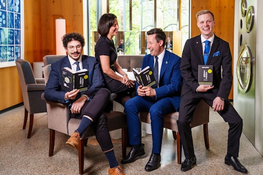 Vier von 32 Autoren (v.l.n.r.): Simone Andreoli (Pramerl & the
Wolf), Ivanna Kuspita (Oak 107), René Antrag (Steirereck), Sebastian
Gabriel (Coburg).