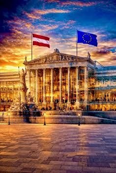 Das gläserne Parlament! Die Stärkung der Demokratie!