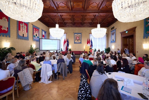 Vorschau Bild von Rund 120 Teilnehmende diskutierten beim Netzwerktreffen über
Herausforderungen und Lösungswege im Elementarbereich.