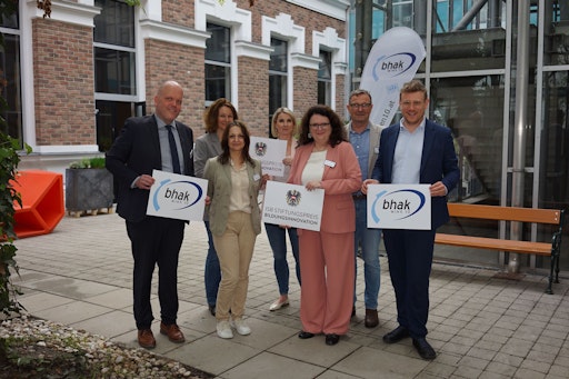 Jurybesuch der Innovationsstifung Bildung anlässlich der
Top3-Platzierung der BHAK Wien 10 beim ISB Stiftungspreis
Bildungsinnovation